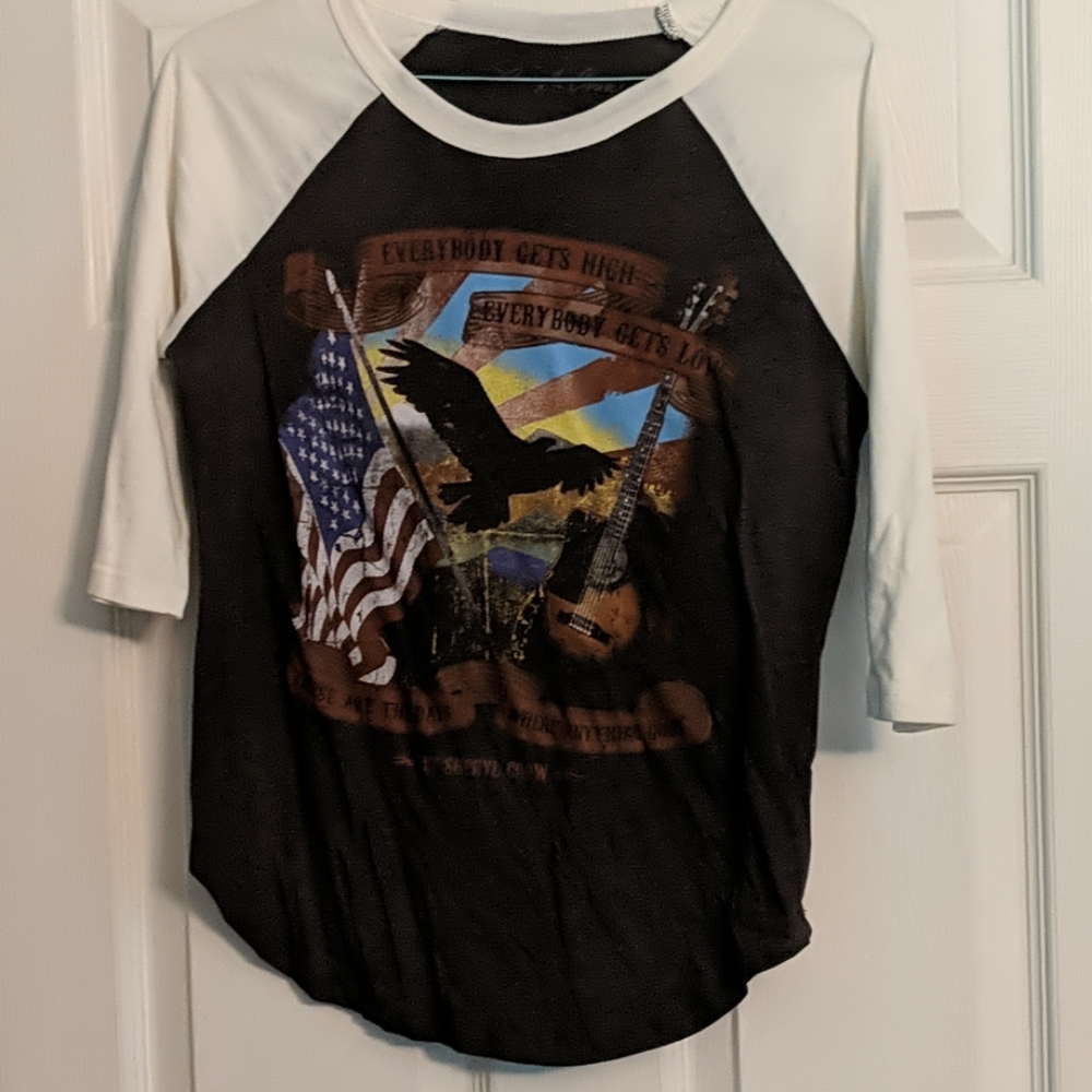Sheryl Crow wore once tee